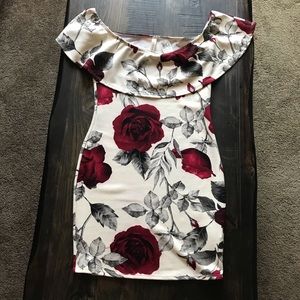 💕NWT LOVE REPUBLIC OFF SHOULDER ROSES DRESS M***